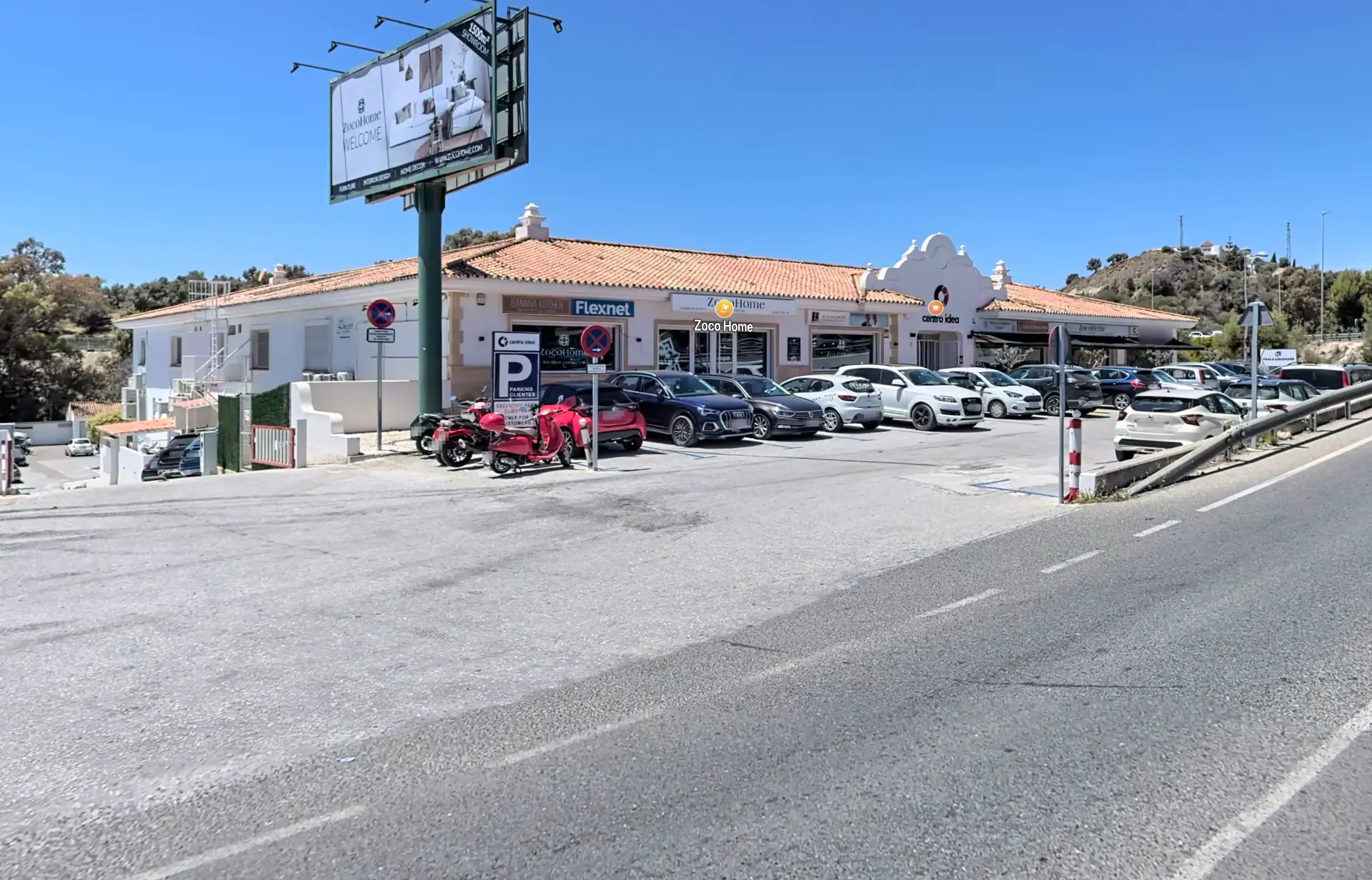 The building housing Hubexo's Fuengirola office, seen from the street